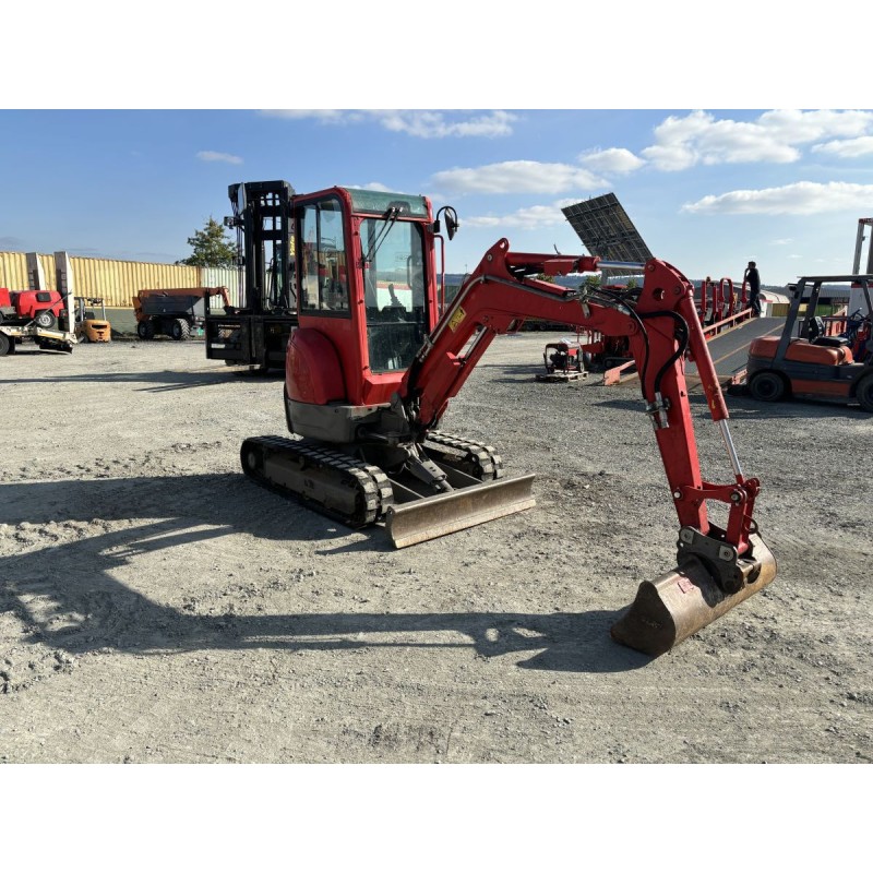 Mini pelle Yanmar VIO25-4 W                                                       France compact