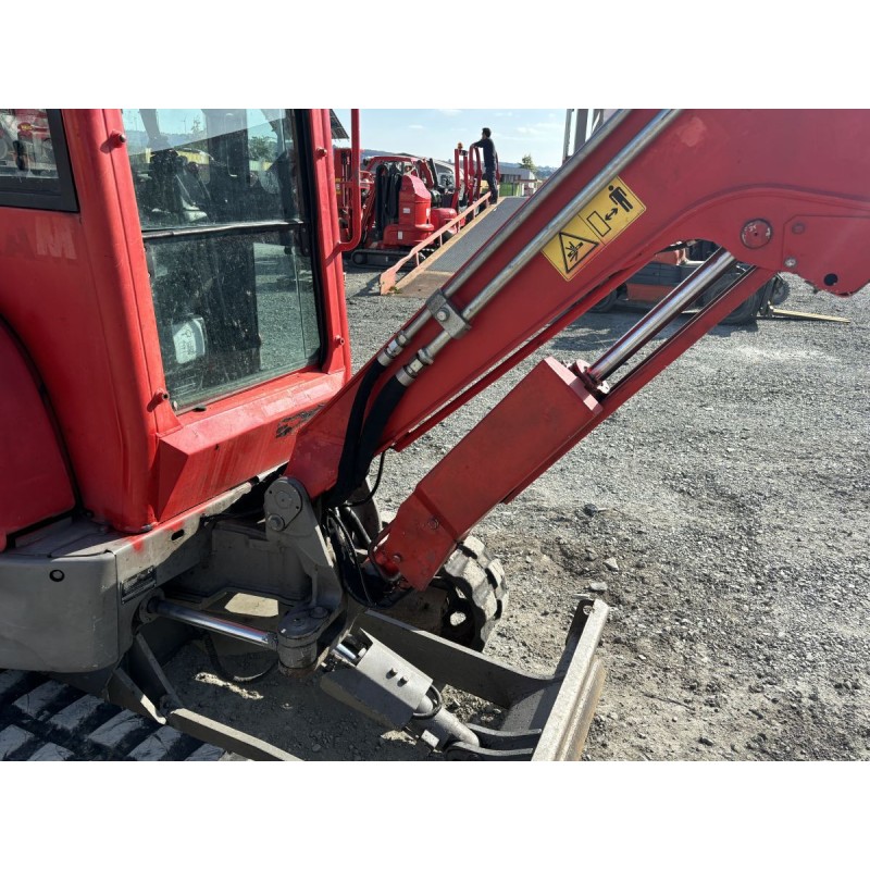 Mini pelle Yanmar VIO25-4 W                                                       France compact