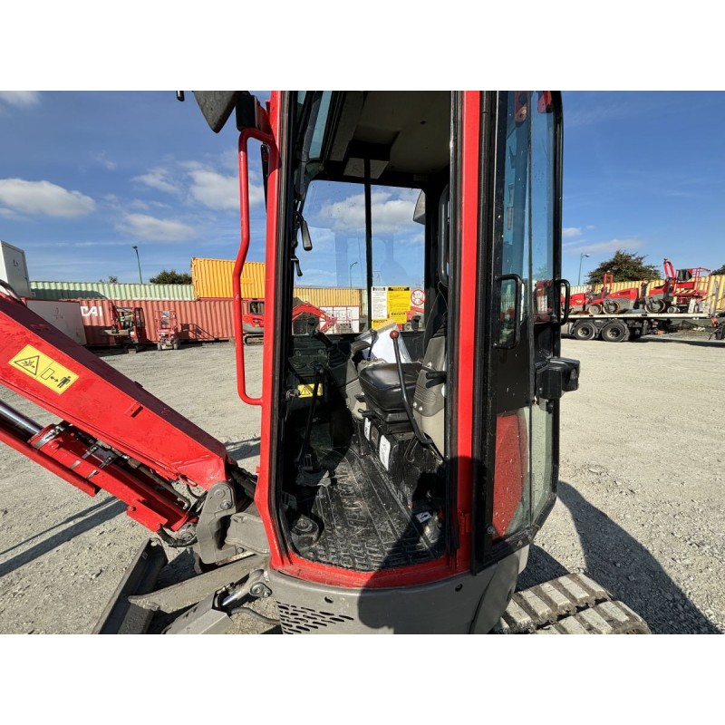 Mini pelle Yanmar VIO25-4 W                                                       France compact