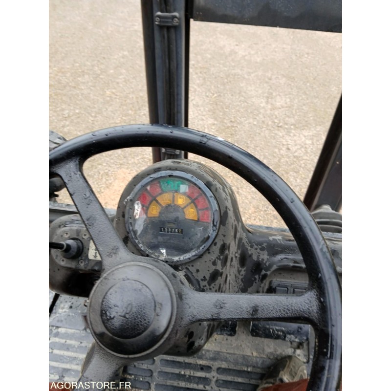 Chariot élévateur mat vertical Fenwick Linde H35T 3.5T                                                      France compact