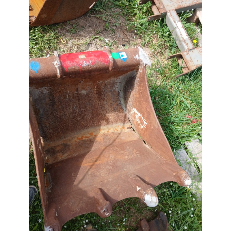 Godet 600mm ARDEN QA10
Pour pelle de 2.5 à 6 T
600 mm
4 Dents