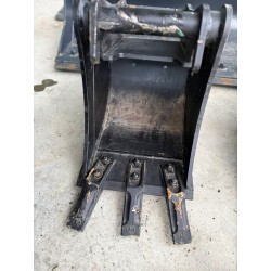 Lot de 3 Godets + Coupleur CR15             France compact