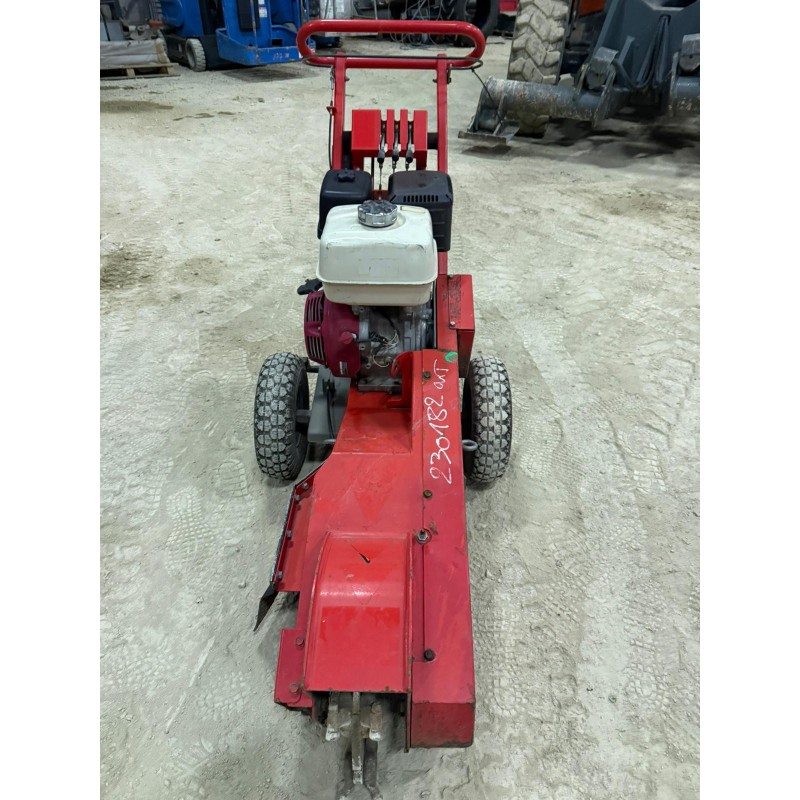 Rogneuse FSI ST20B sur roue                                       France compact