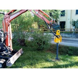 Vrille avec ailettes pour hacher les souches