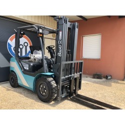Chariot élévateur frontal DIESEL 4 roues 2.5 - 3 - 3.5T     France compact