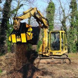 Godet cribleur broyeur MB pour pelle de 3.5T à 12T