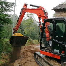 Godet cribleur broyeur MB pour pelle de 3.5T à 12T