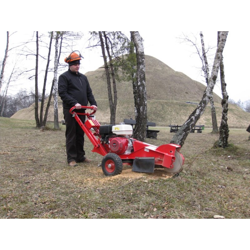 Rogneuse de souches, dessoucheuse thermique, grignoteuse de souches FSI B21