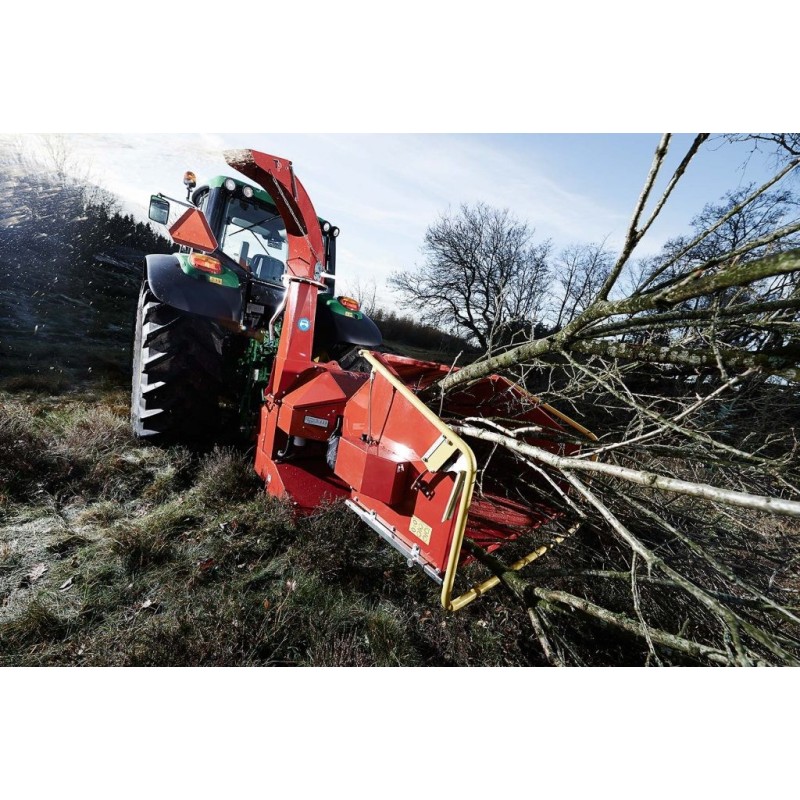 Déchiqueteuse de branches derrière tracteur TP200 PTO