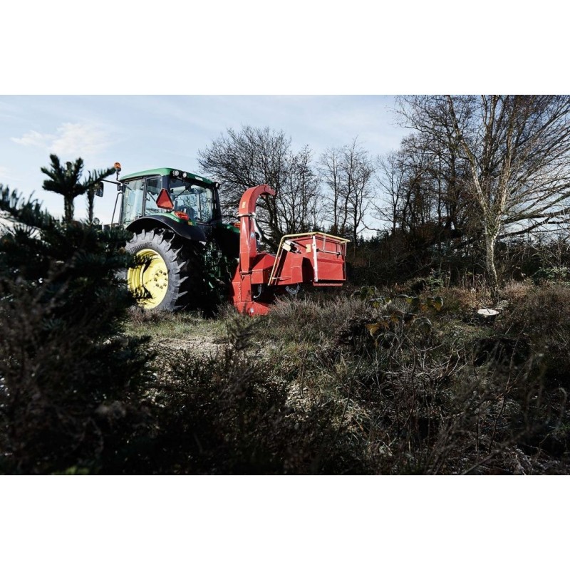 Déchiqueteuse de branches derrière tracteur TP200 PTO