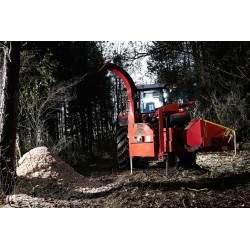 Déchiqueteuse de branches derrière tracteur TP230 PTO