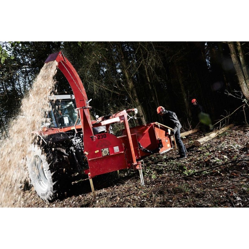 Déchiqueteuse de branches derrière tracteur TP230 PTO