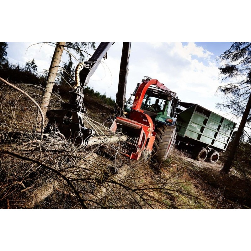 Déchiqueteuse de branches derrière tracteur et grue TP400 COMPACT K