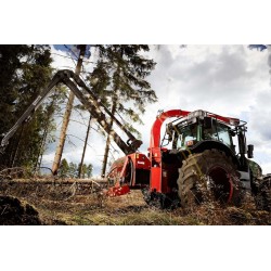 Déchiqueteuse de branches derrière tracteur et grue TP400 COMPACT K