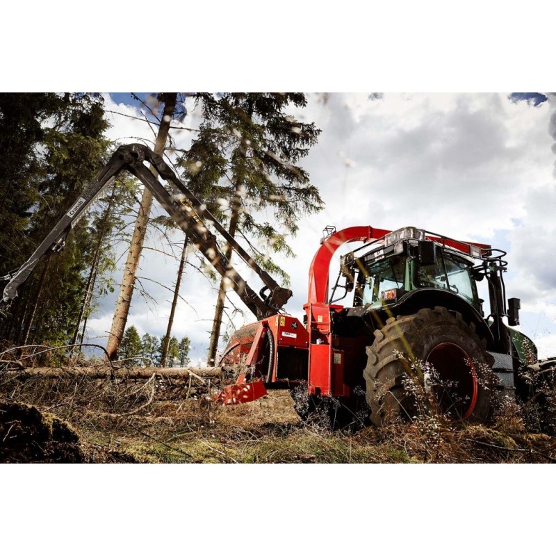 Déchiqueteuse de branches derrière tracteur et grue TP400 COMPACT K