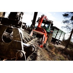 Déchiqueteuse de branches derrière tracteur et grue TP400 COMPACT K