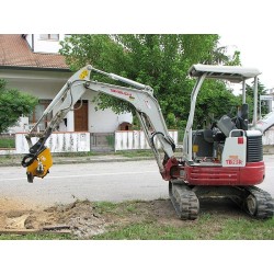 Rogneuse de souche hydraulique pour pelle de 2T5 à 7T