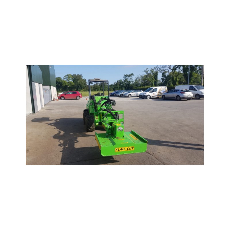 BROYEUR D'ACCOTEMENT FRONTAL MB900