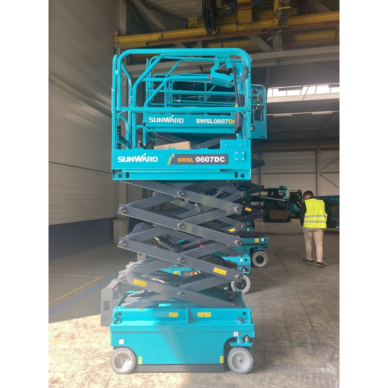 Nacelle Ciseaux 8 mètres de travail SWSL0807                                                                     France compact