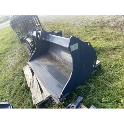 Coupleur hydraulique + 3 godets Neufs pour pelle 6T