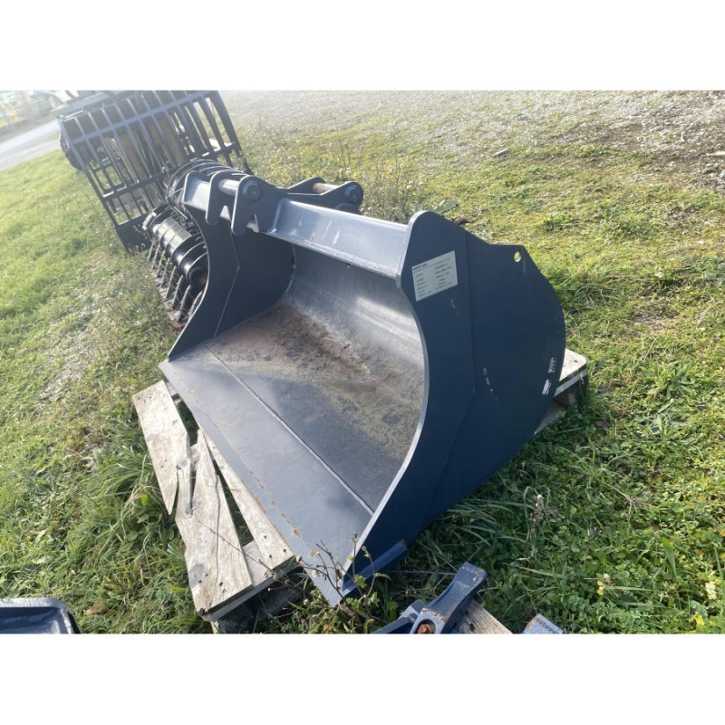 Coupleur hydraulique + 3 godets Neufs pour pelle 6T