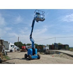 Nacelle articulée diesel GENIE Z34/22N (2007) en position déployée sur chantier