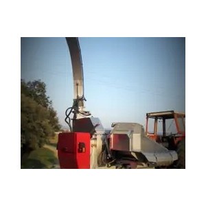 Broyeur de branches à tambour pour tracteurs de 90 à 160 cv avec convoyeur VENTURA