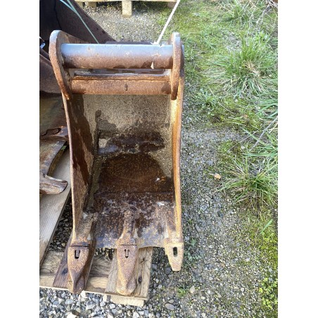 Godet 250mm QA05
250mm
3 Dents