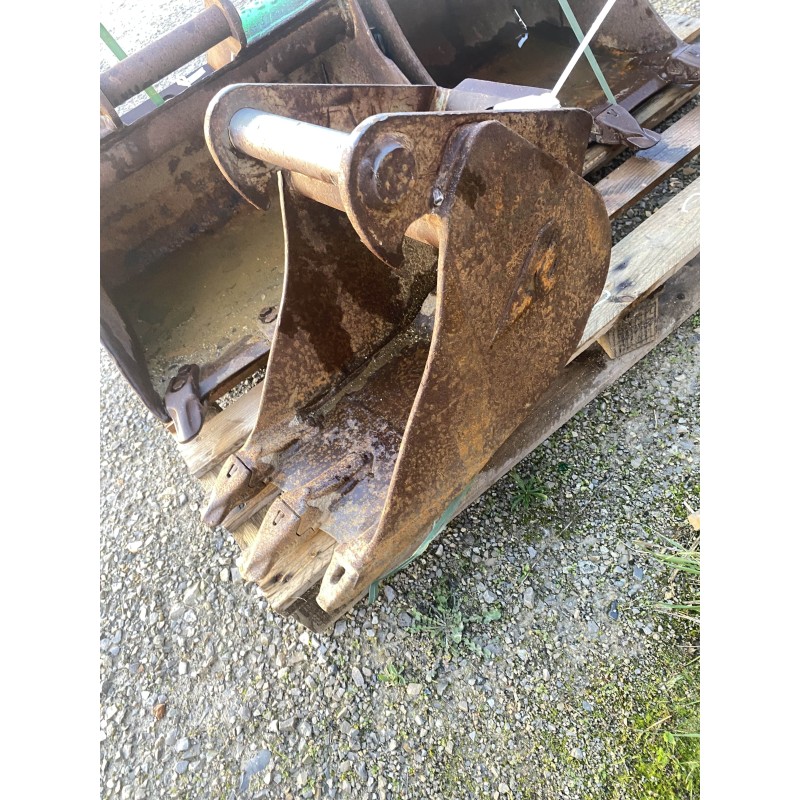 Godet 250mm QA05
250mm
3 Dents