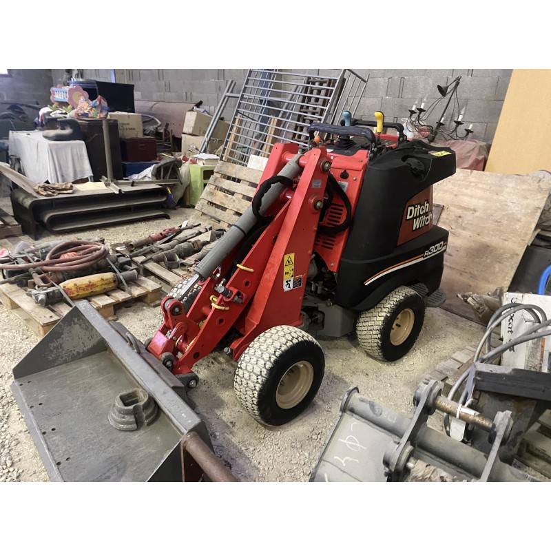 PORTEUR MULTI OUTILS DITCH WITCH ZAHN R300 920 heures