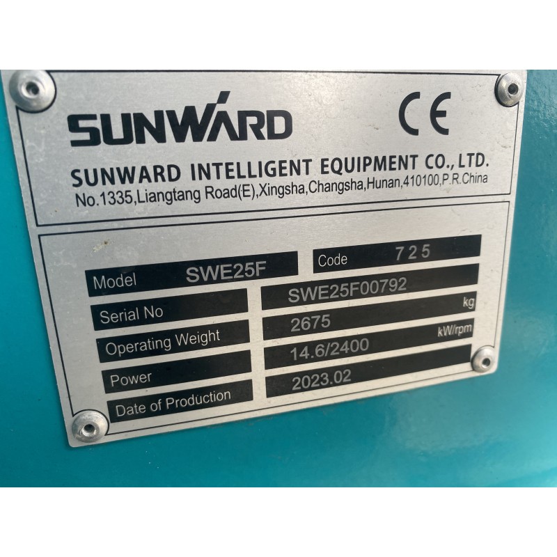 Mini pelle SUNWARD SWE25F