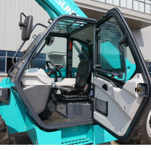 Le Sunward SWTH 3507 est un chariot télescopique tout-terrain compact et puissant,   3 500 kg Aveyron