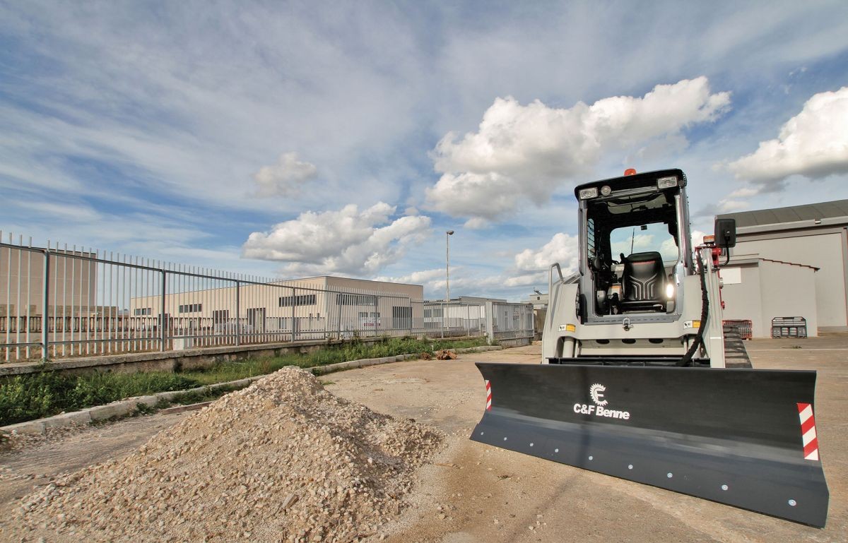 Lame dozer pour mini chargeur